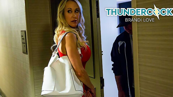 La Milf Brandi Love Se Fait Remplir D'Une Grosse Bite Et Avale Chaque Goutte