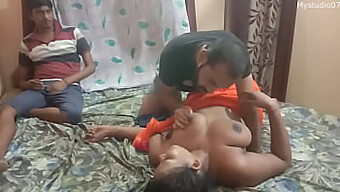 Istri India Yang Horny Menukar Suami Untuk Seks Kelompok Dengan Pria Berkontol Besar